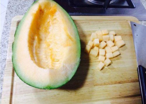 丫丫吃哈密瓜的视频,哈密瓜美食之旅