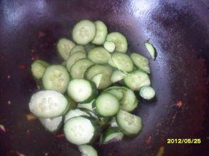 小瓜怎么做吃最好吃视频,视频教你做出最美味的小瓜佳肴