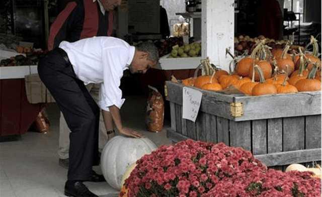 奥巴马吃瓜的视频,萌态十足引网友热议